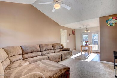 137 Belvedere Dr Holly Ridge-large-006-1