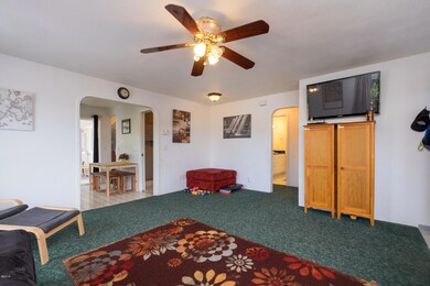 Living room (2)