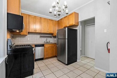 Tudor Arms unit 3H, Cliffside Park, NJ 07010 - photo 7