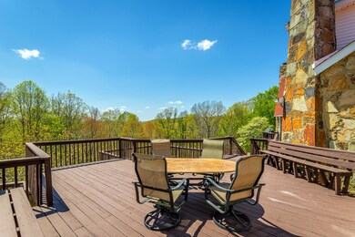 Rear Dining Deck