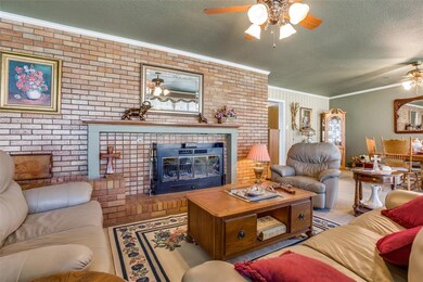 905 W Heron St, Denison, TX 75020 - photo 6