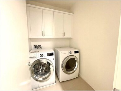 13143 W Lumina Way, Los Angeles, CA 91401 - photo 6