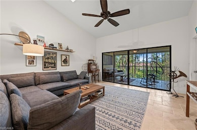 Living room Photo #3
