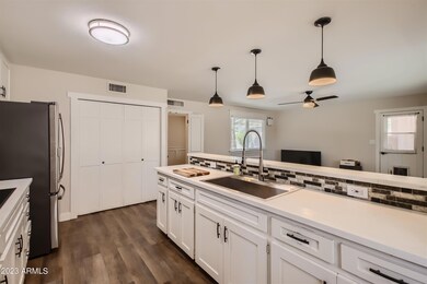 2828 E Cholla St - MLS Sized - 006 - 07