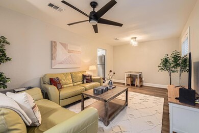 6108 Calmar Cove unit B, Austin, TX 78721 - photo 3