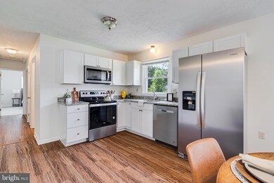 45768 Oliver Ct, Great Mills, MD 20634 - photo 5