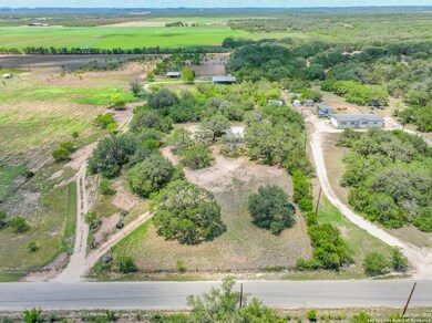 511 County Road 342, Hondo, TX 78861 - photo 5