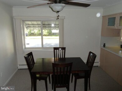 611 Warren Ave, Kingston, PA 18704 - photo 3