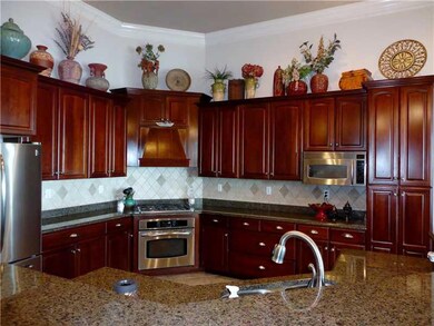 Kitchen. GREAT KITCHEN FOR LAYING OUT THE BUFFET W