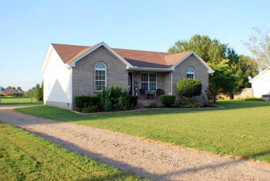 228 Westland St, Portland, TN 37148 - photo 2