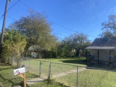 603 W Brady St, Decatur, TX 76234 - photo 4