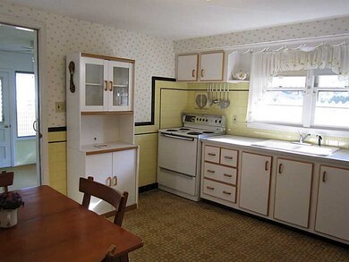 145 Eden Crest Dr, Cranston, RI 02920 - photo 4