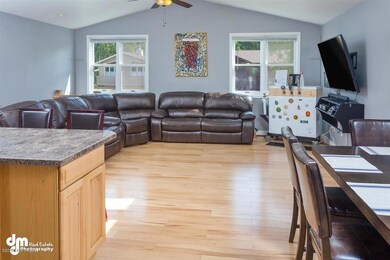 04-Living Room_DMD_1270