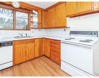 750 Lincoln St, Waltham, MA 02451 - photo 3