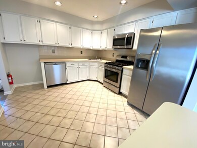 7 Quasar Ct, Sewell, NJ 08080 - photo 2