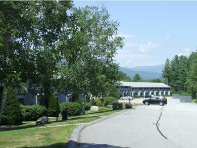 LOWER BARTLETT TOWNHOUSE!!