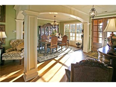 Perfect home to entertain in all seasons! Amazing 