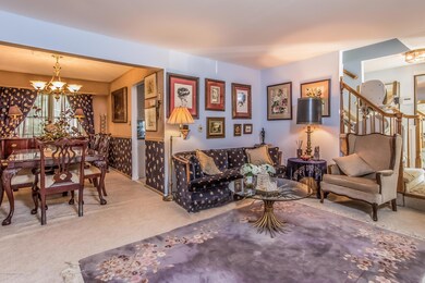 007-Living_Room-1921208-large