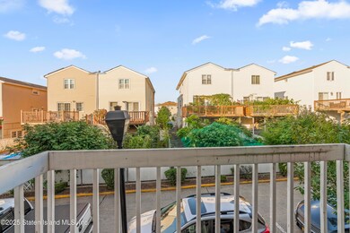 35 Country Dr N unit A, Staten Island, NY 10314 - photo 6