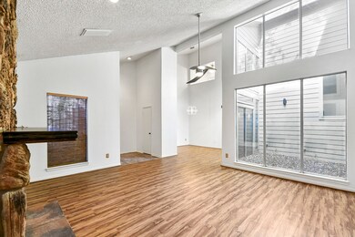 11820 Barryknoll Ln unit 60, Houston, TX 77024 - photo 5