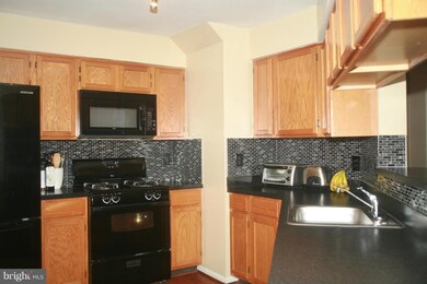 4046 Chetham Way unit 17, Woodbridge, VA 22192 - photo 7
