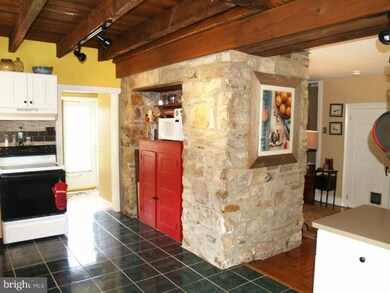 5908 Kings Hwy S, Zionsville, PA 18092 - photo 4