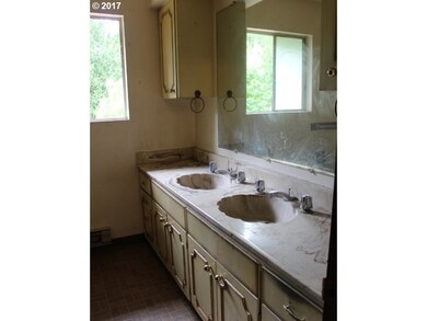 Bathroom, Attached