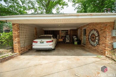 Carport (2) Driveway (3)