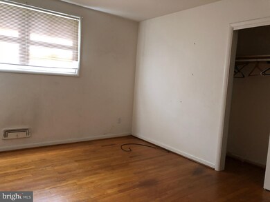 6800 Collinsdale Rd, Parkville, MD 21234 - photo 4