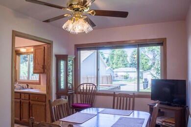 806 S 18th St, Grand Forks, ND 58201 - photo 6