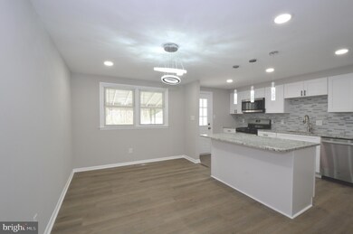 967 Circle Dr, Halethorpe, MD 21227 - photo 5