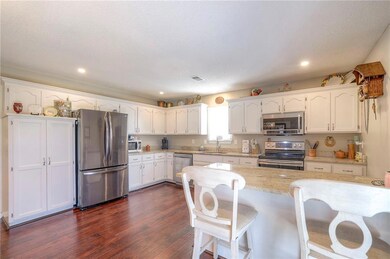 716 Coventry Ln, Raymore, MO 64083 - photo 7