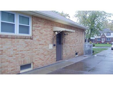 View Side driveway entry