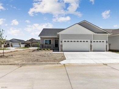 5633 Prairie Grass Dr, Johnston, IA 50131 - photo 2