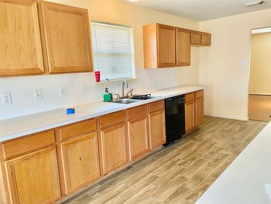 7814 Brook Trail Cir, Houston, TX 77040 - photo 2