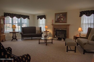 121 Limerick Ln, Selinsgrove, PA 17870 - photo 4