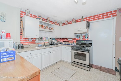 118 Cannon Ave, Staten Island, NY 10314 - photo 5