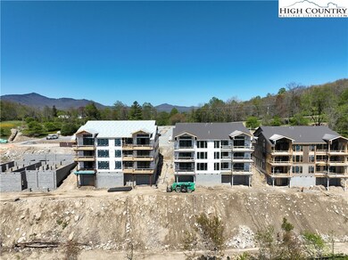 173 Canyon Gap unit D-2, Blowing Rock, NC 28605 - photo 2