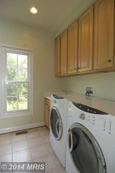 12403 Glen Mill Rd, Potomac, MD 20854 - photo 4