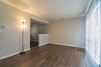 2908 W John St unit B, Champaign, IL 61821 - photo 3