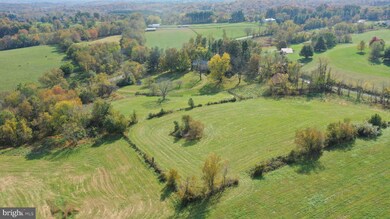 18483 Silcott Springs Rd, Purcellville, VA 20132 - photo 5