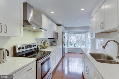 2995 Oakleigh Ln, Oakton, VA 22124 - photo 4