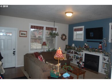 216 SE Hope Ct, Sheridan, OR 97378 - photo 3