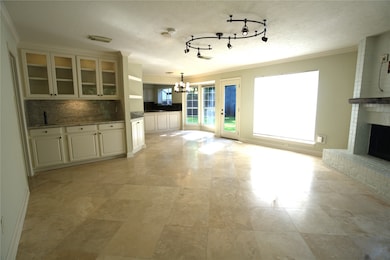Licing room opened to kitchen