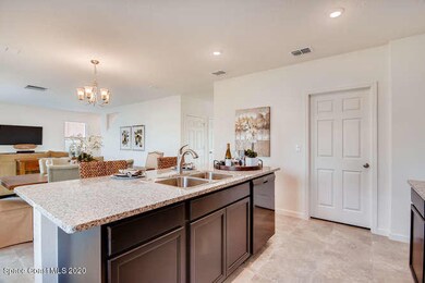 The Galen-small-005-007-Kitchen-666x445-