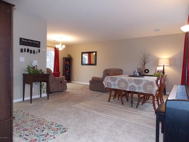 8106 Apple Valley Dr, Louisville, KY 40228 - photo 5