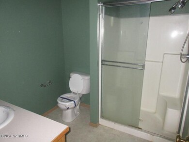 566-093103-bath 2
