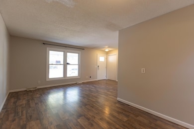 622 Meadowbrook Cir, Moberly, MO 65270 - photo 7