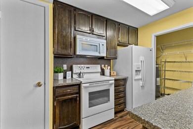Refrigerator conveys.