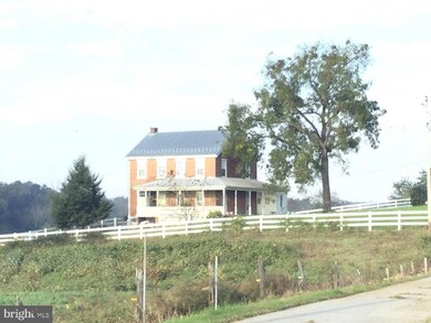 10698 Grant Shook Rd, Greencastle, PA 17225 - photo 4